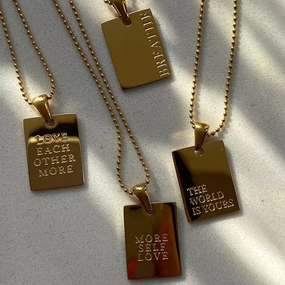 NEW 18K GOLD ENGRAVED LETTER MESSAGE SQUARE PENDANT BEADS CHAIN NECKLACE - Picture 2 of 7